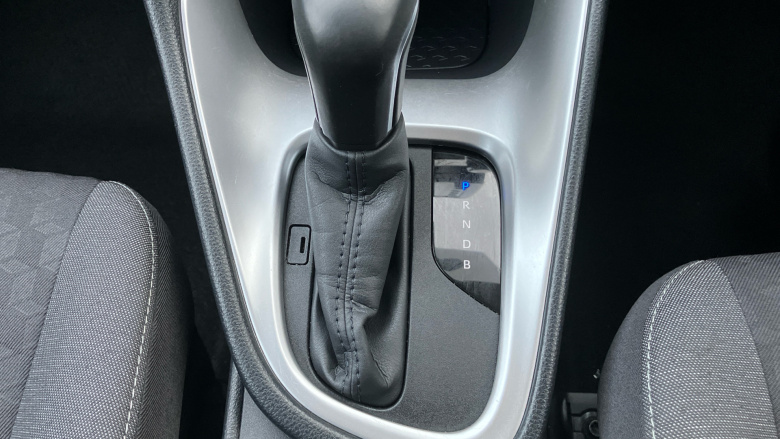 Toyota Yaris 1.5 Hybrid Design 5dr CVT Hybrid Hatchback